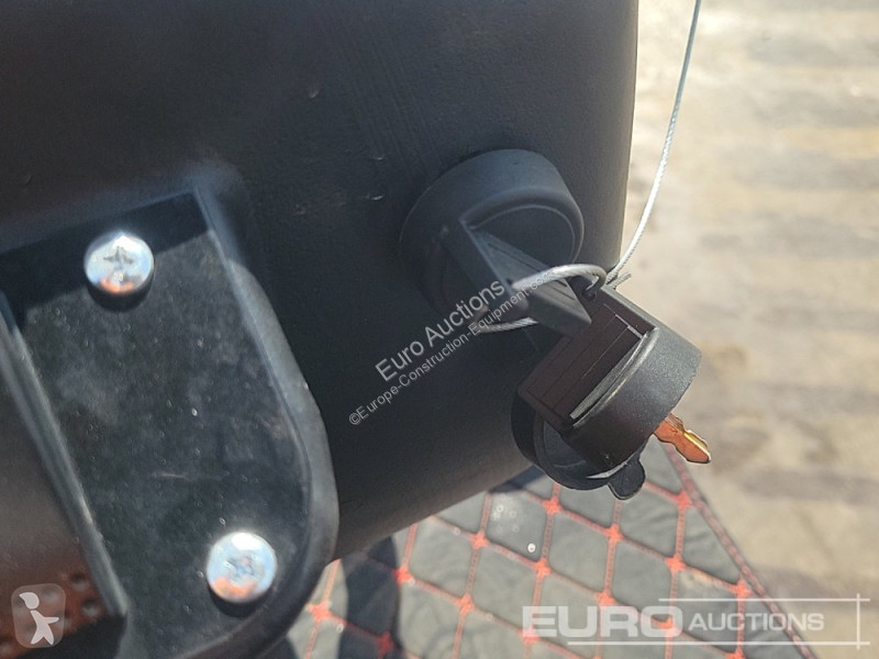 Escavatore JPC HT12
