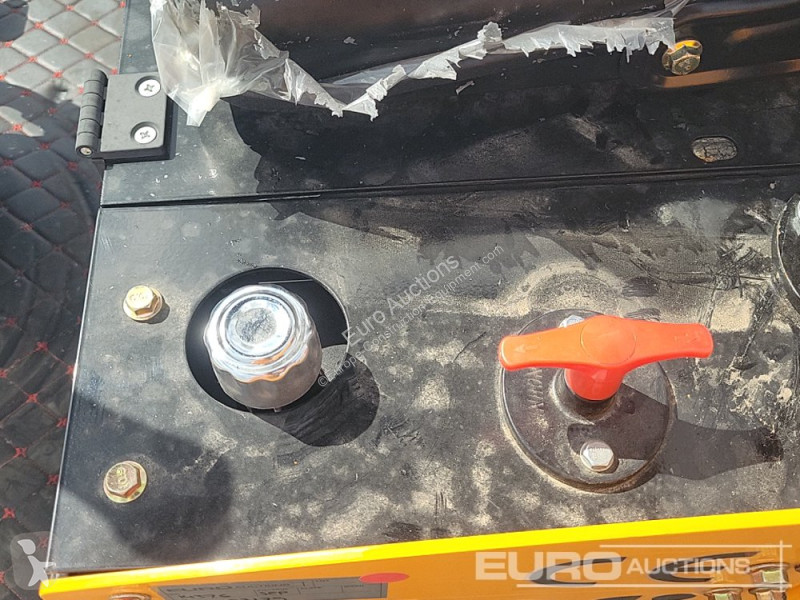 Escavadora JPC HT12