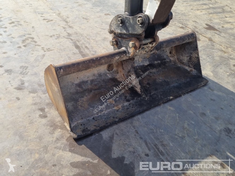 جرافة Bobcat E27Z