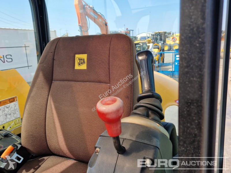 Escavadora JCB