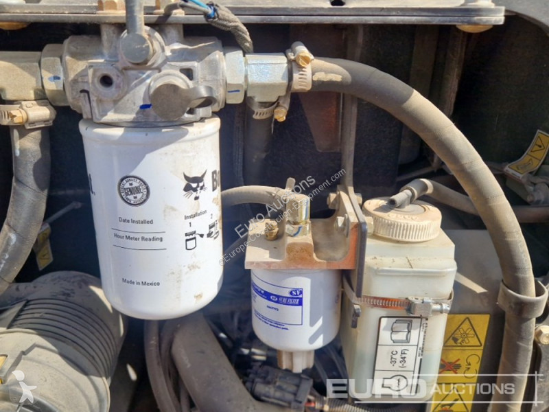 جرافة Bobcat E17