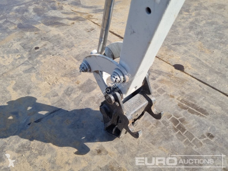 Escavadora Takeuchi TB216