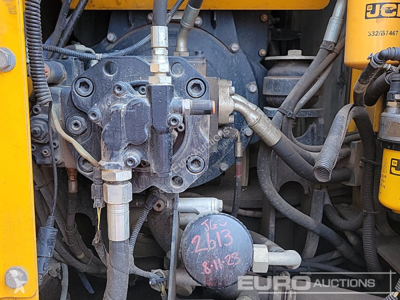 جرافة JCB JS131LC