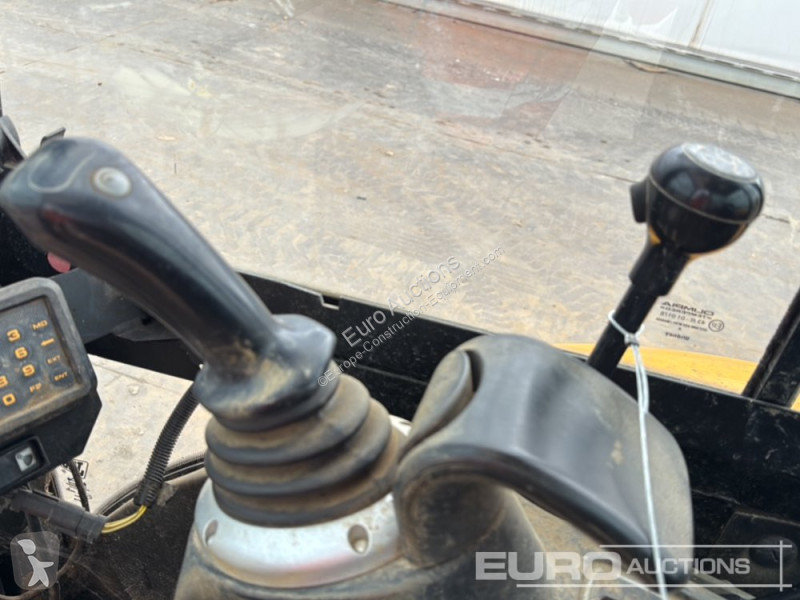 Excavator JCB L