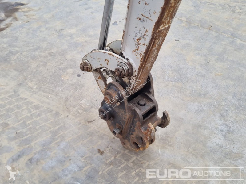Escavadora Takeuchi TB216