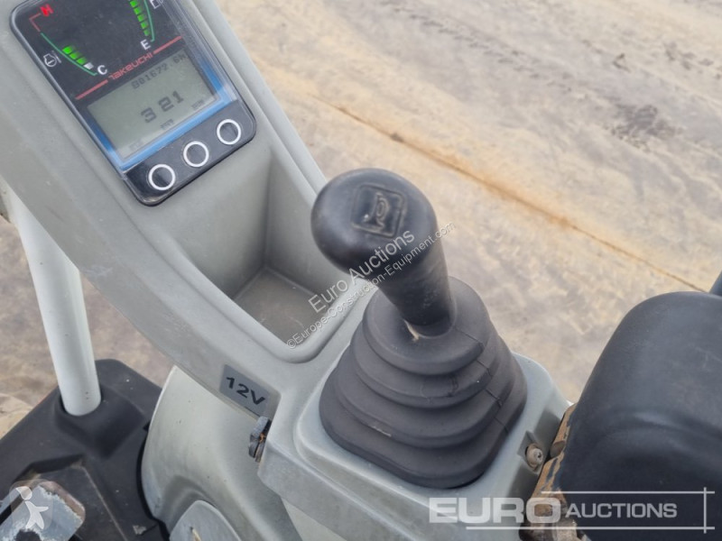 Escavadora Takeuchi TB216