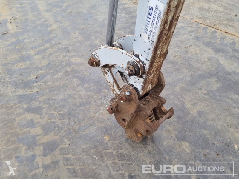 Escavadora Takeuchi TB216