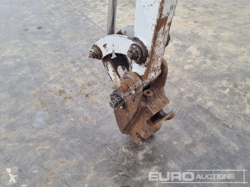 Escavadora Takeuchi TB216