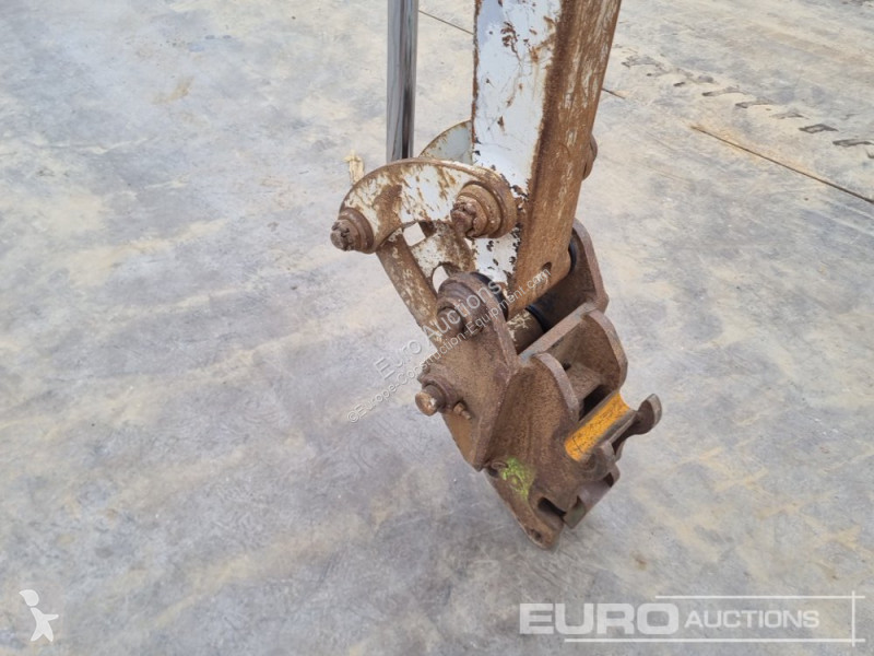 Escavadora Takeuchi TB215