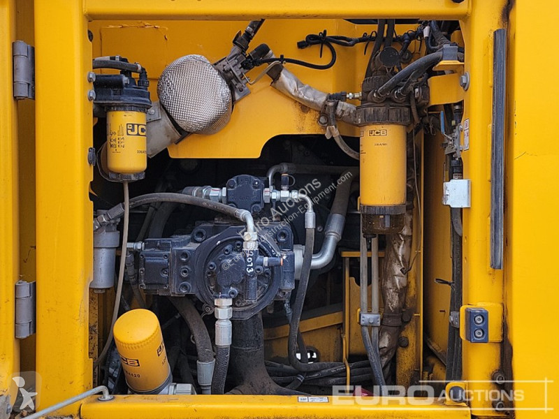 جرافة JCB 220XLC