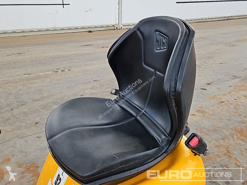 Lopatový nakládač JCB