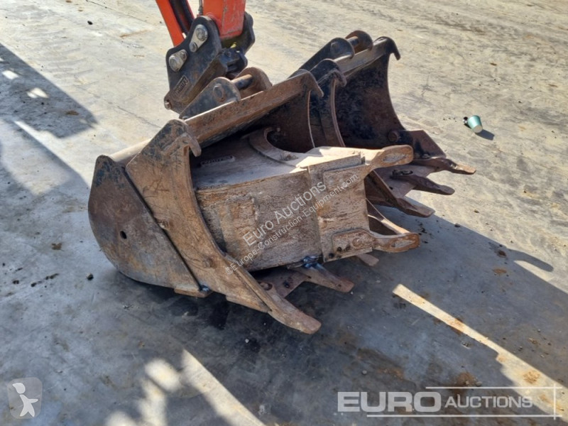 Lopatový nakládač Kubota KX037-4