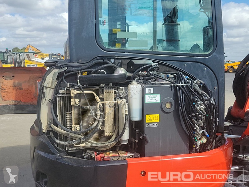 Lopatový nakládač Kubota U36-4