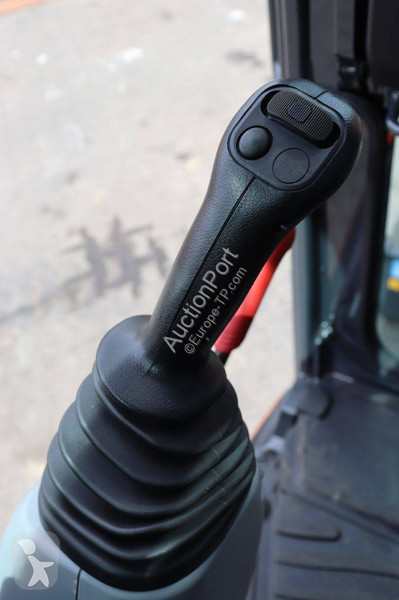 Escavadora Hitachi ZX33U-6 CLR
