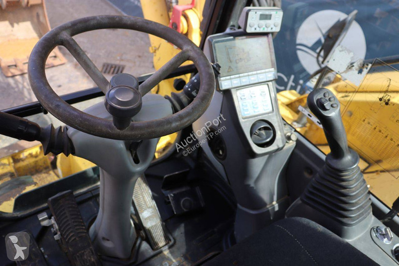 Escavatore Komatsu MR-8