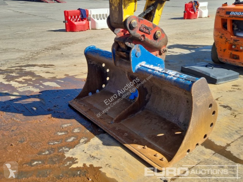 Excavator Komatsu -11