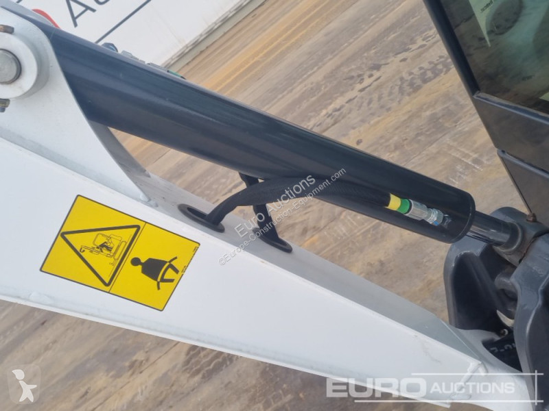Lopatový nakládač Bobcat E19