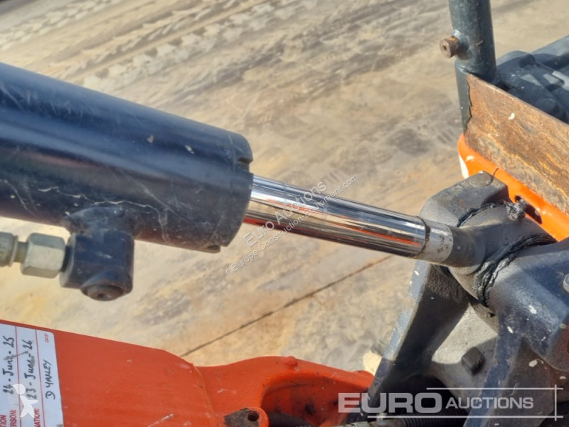 Lopatový nakládač Kubota KX015-4