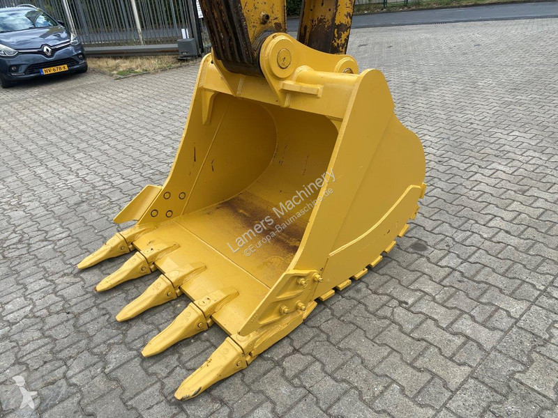 Graafmachine Caterpillar NVT