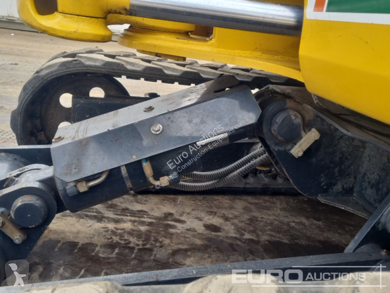 Escavadora Komatsu PC80MR-5