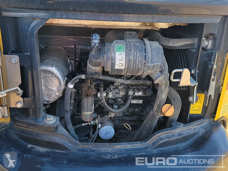 Lopatový nakládač Komatsu PC26MR-3
