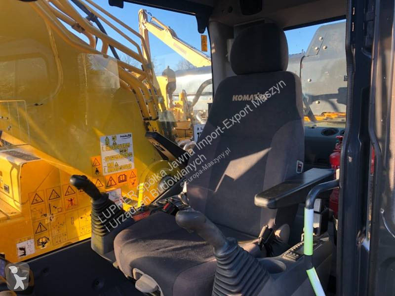 جرافة Komatsu PC490LC-11E0
