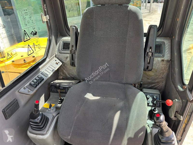 Rýpadlo Volvo D