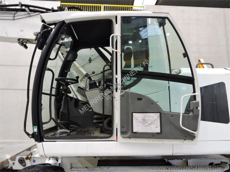 جرافة Liebherr A918