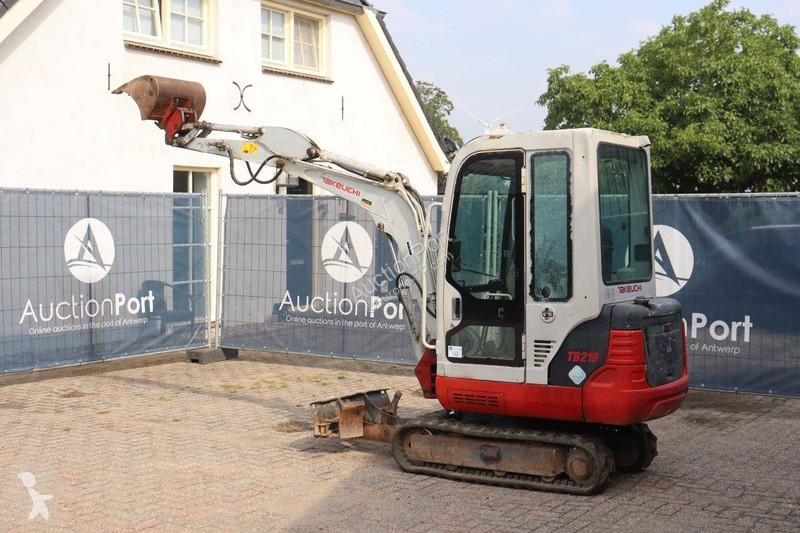 Rýpadlo Takeuchi TB219