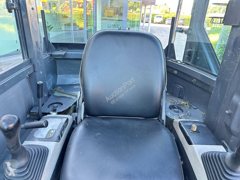 Rýpadlo Komatsu MR-2