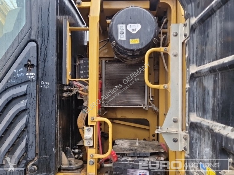 Excavator Caterpillar 330F