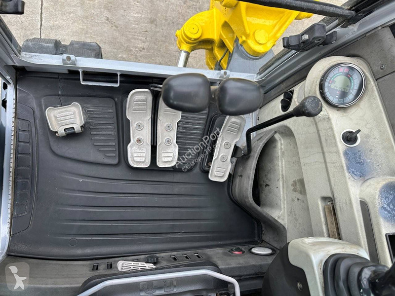 جرافة Neuson 50Z3