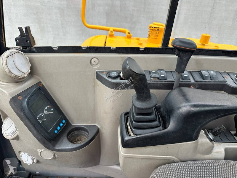 Excavadora Volvo EC60C