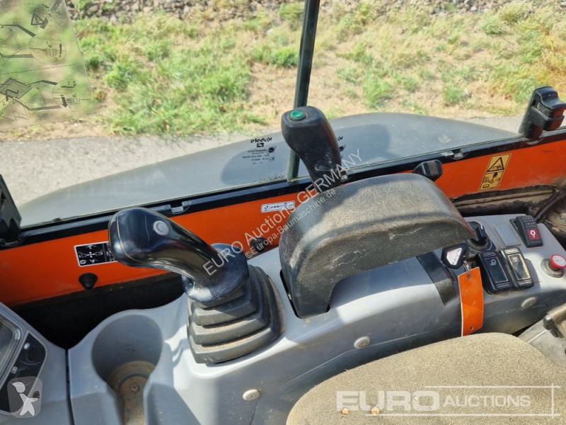 Багер Kubota U274