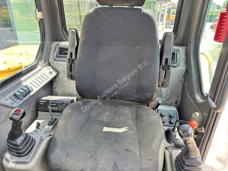 Багер Volvo EC60