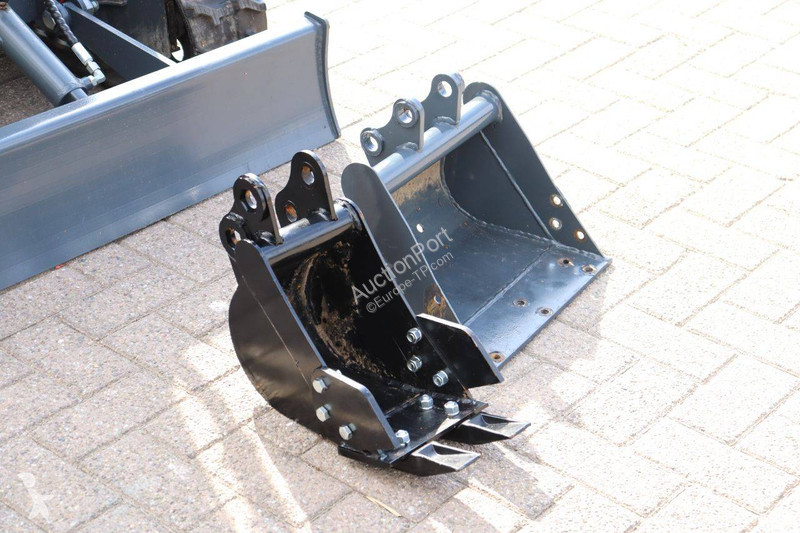 Екскаватор Captok CK13