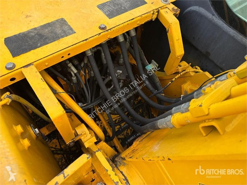 Екскаватор JCB