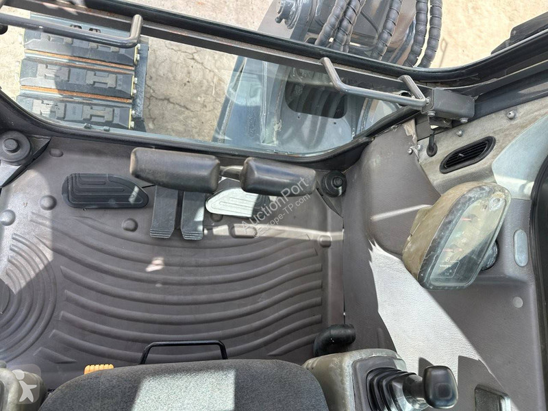 Экскаватор Volvo D