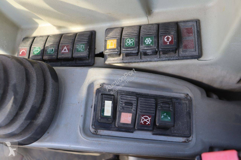 جرافة Neuson 6503