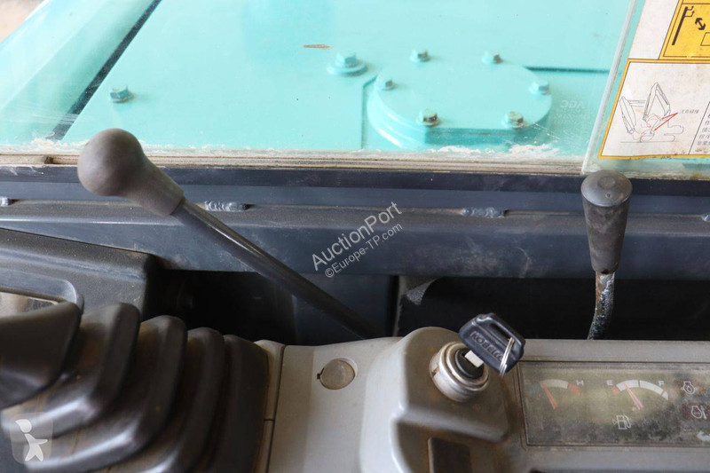 جرافة Kobelco 8