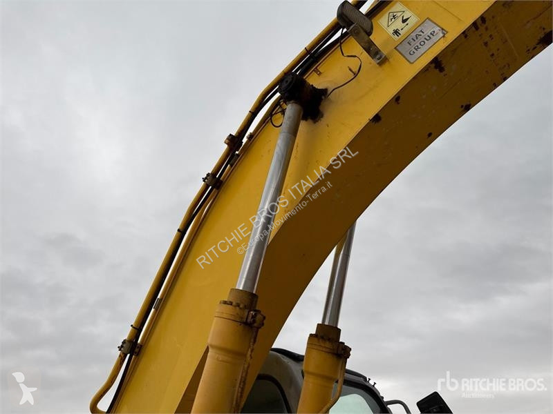 Skovel New Holland Kobelco E215B Tracked Excavator