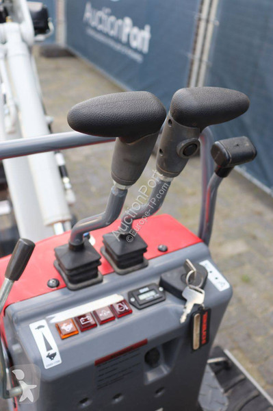 Skovel Takeuchi TB210R