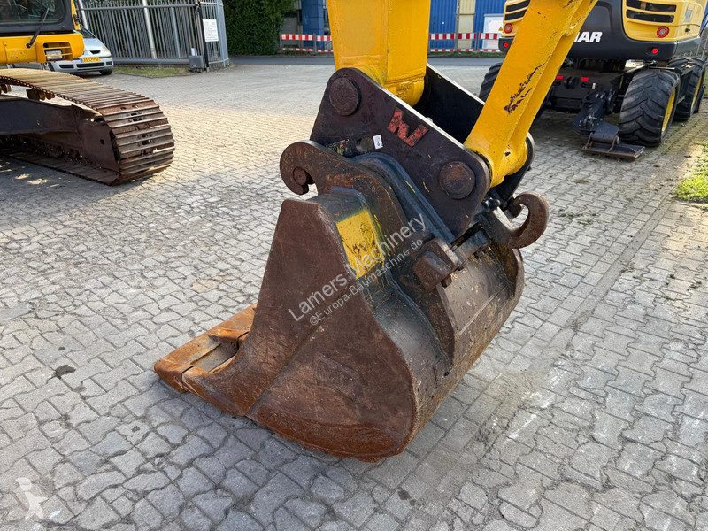 Багер Komatsu PC 210-11 .