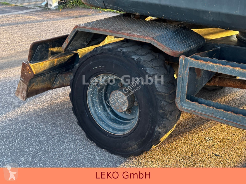 Pelle Hyundai Robex 55W9 Mit 4 Löffeln