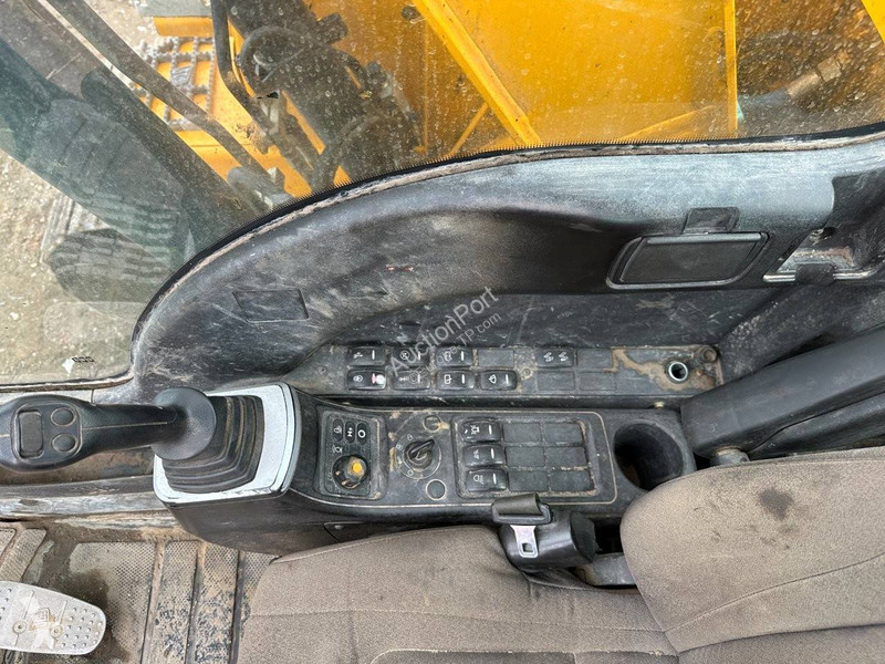Pelle JCB LC