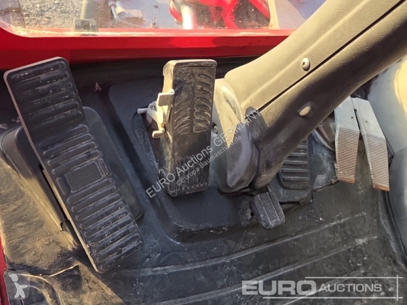 جرافة Wacker Neuson 2