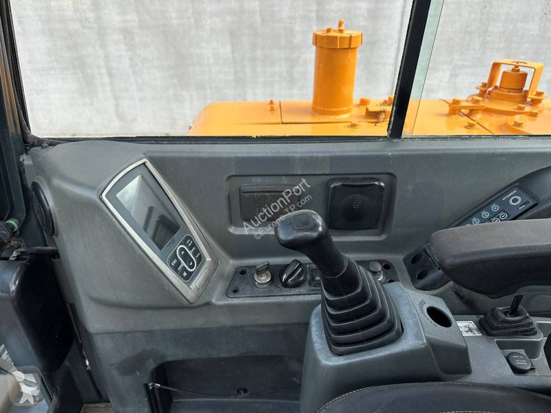 Escavadora Hyundai HX55