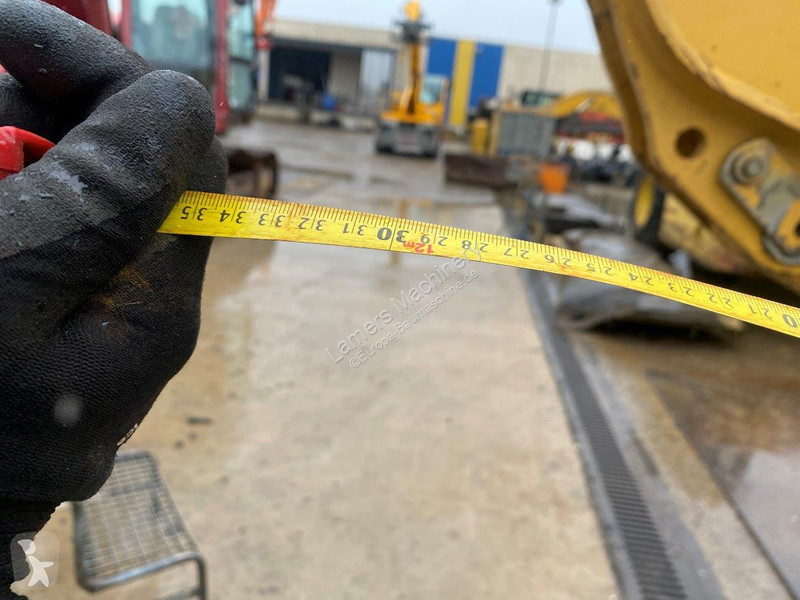 Escavatore Caterpillar NVT