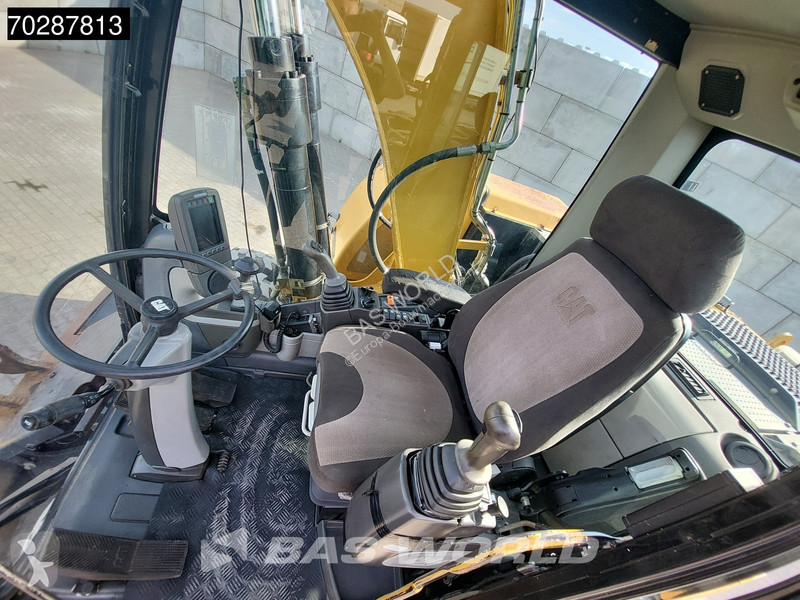 Excavator Caterpillar D OUTRIGGERS + BLADE