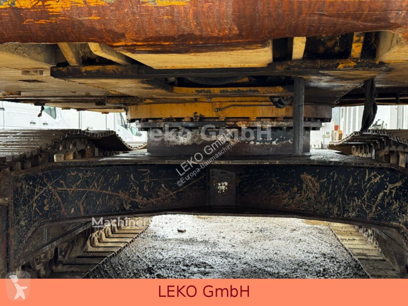 Escavatore Caterpillar 318B Mit Zwei Löffeln